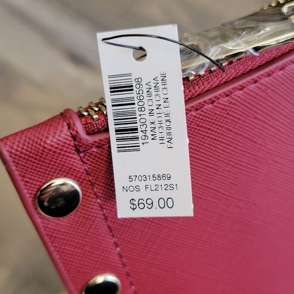 Red Clutch Wristlet Handbag - Picture 8 of 12
